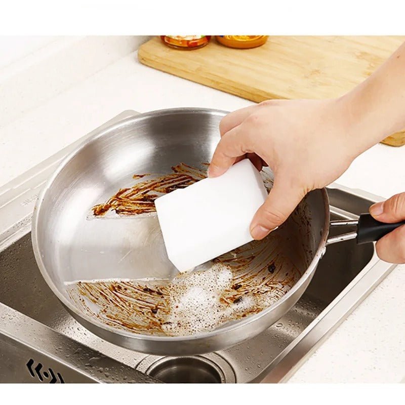 eponge-magique-traces-tenaces-casserole-whitesponge