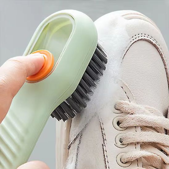 brosse-à-chaussures-vert-distributeur-savon-brossefrot
