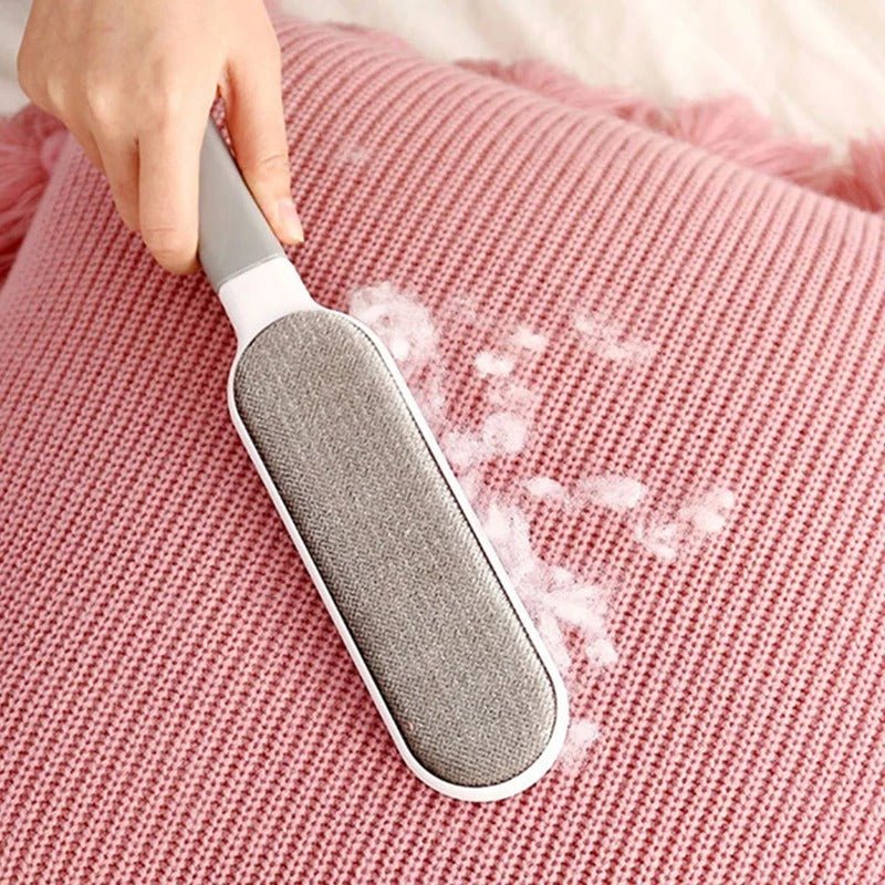 brosse-anti-poil-canapé-fauteuil-salon-tapis-magicpeluche