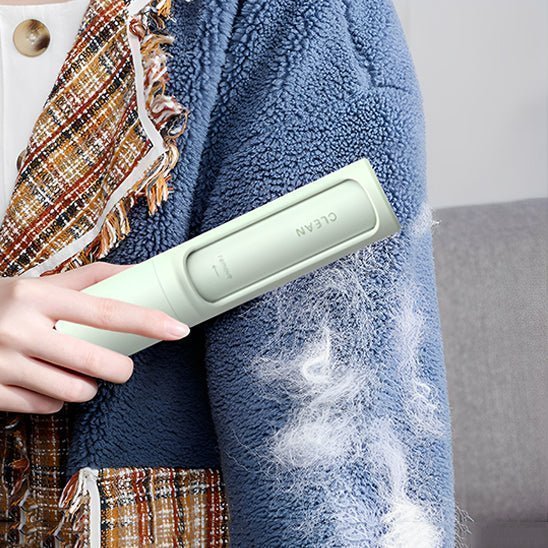 brosse-anti-poil-vert-poils-chat-chien