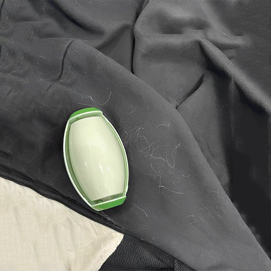 brosse-anti-poil-vert-tissu-poils-animaux-cheveux