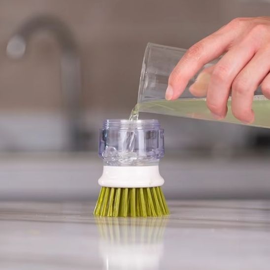 brosse-vaisselle-compartiment-savon-liquide-vaisselle
